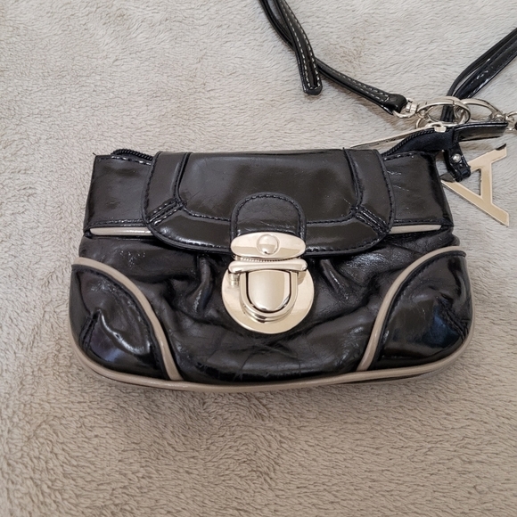 Aldo black wristlet - Picture 2 of 8